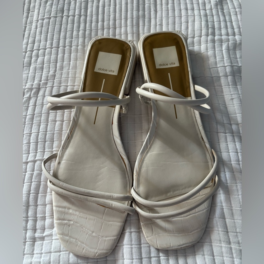 Dolce Vita Women's Cream Strappy Sandals
